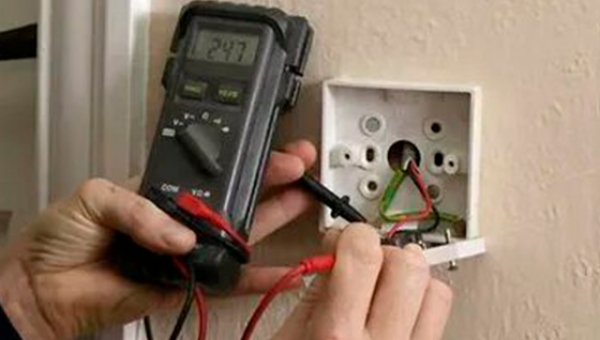 Общественная палата РФ предложила ввести плановые проверки электропроводки в квартирах
